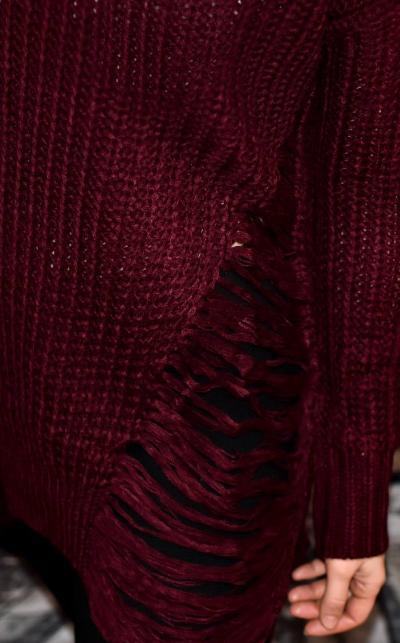Frayed Round Neck Sweater (Burgundy)